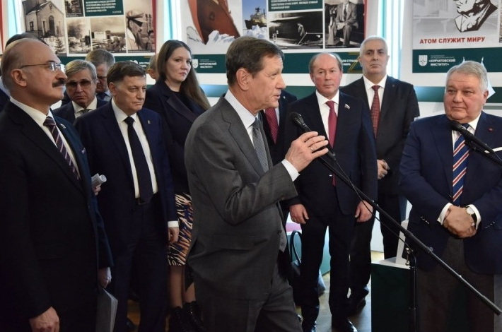 В Госдуме открылась выставка о Курчатовке